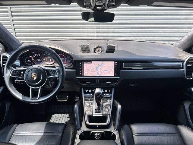 Used 2023 Porsche Cayenne GTS AWD/4WD image 18