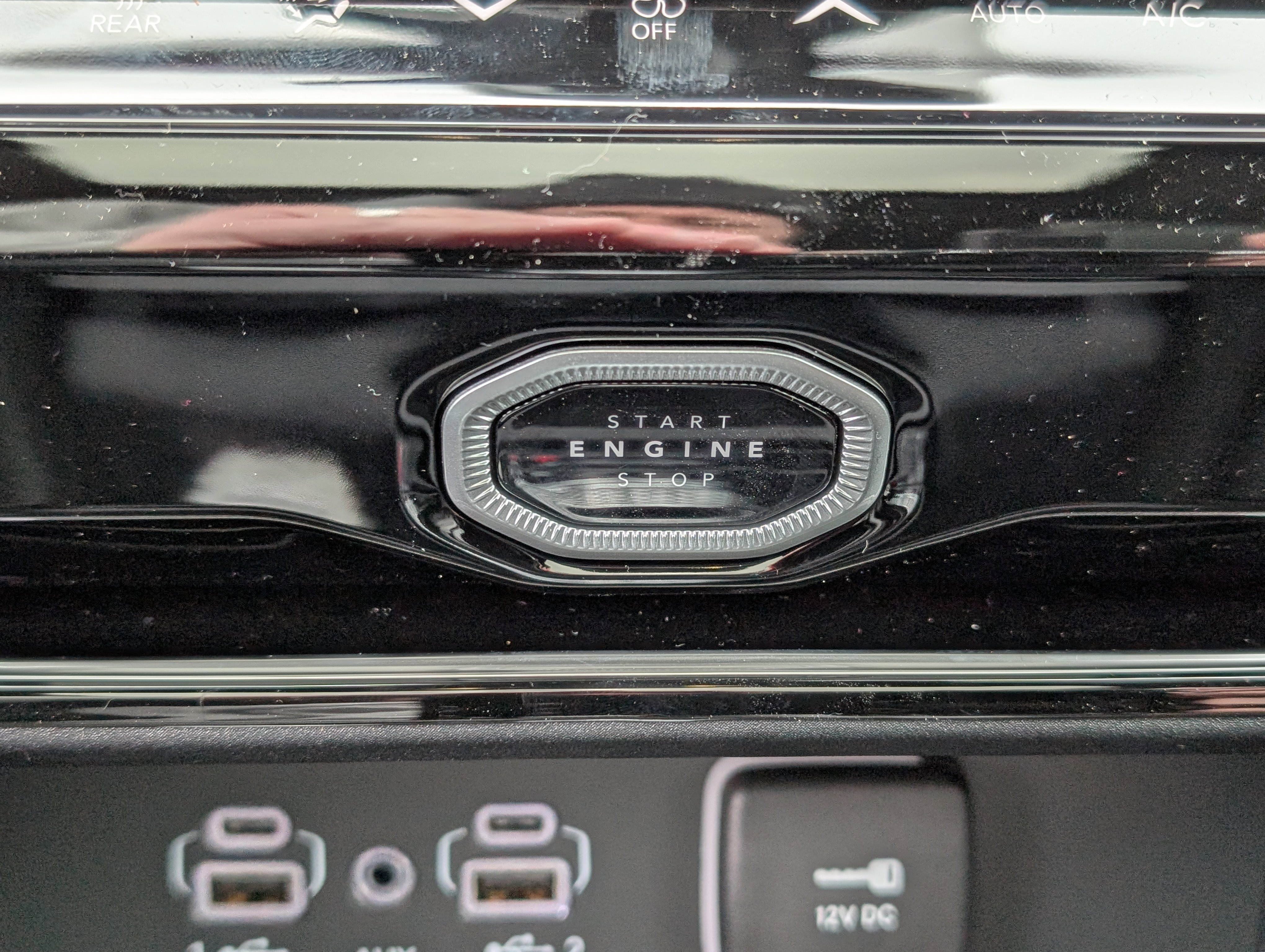 New 2026 Jeep Grand Cherokee Altitude image 19