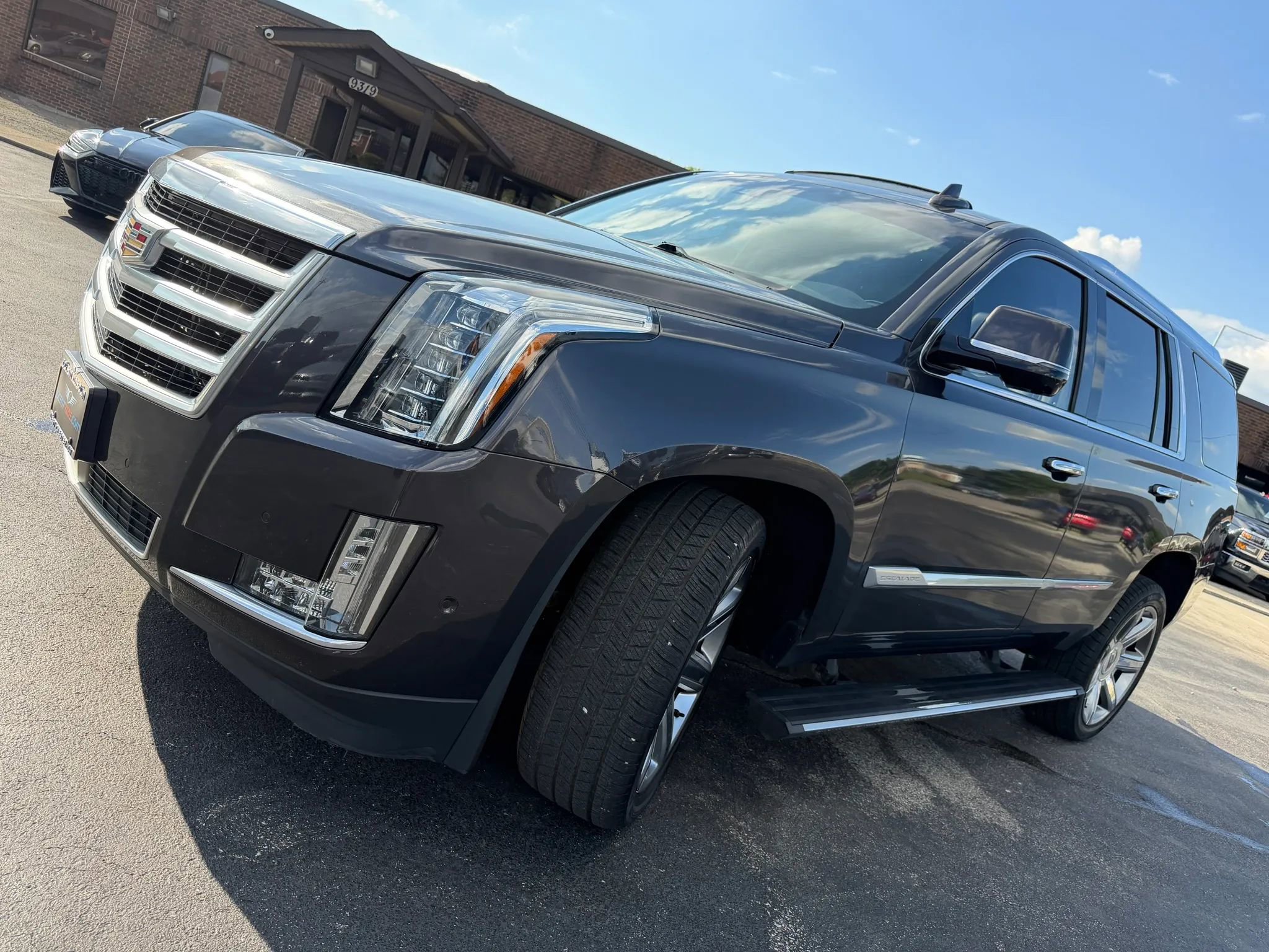 Used 2017 Cadillac Escalade Premium Luxury AWD/4WD image 59