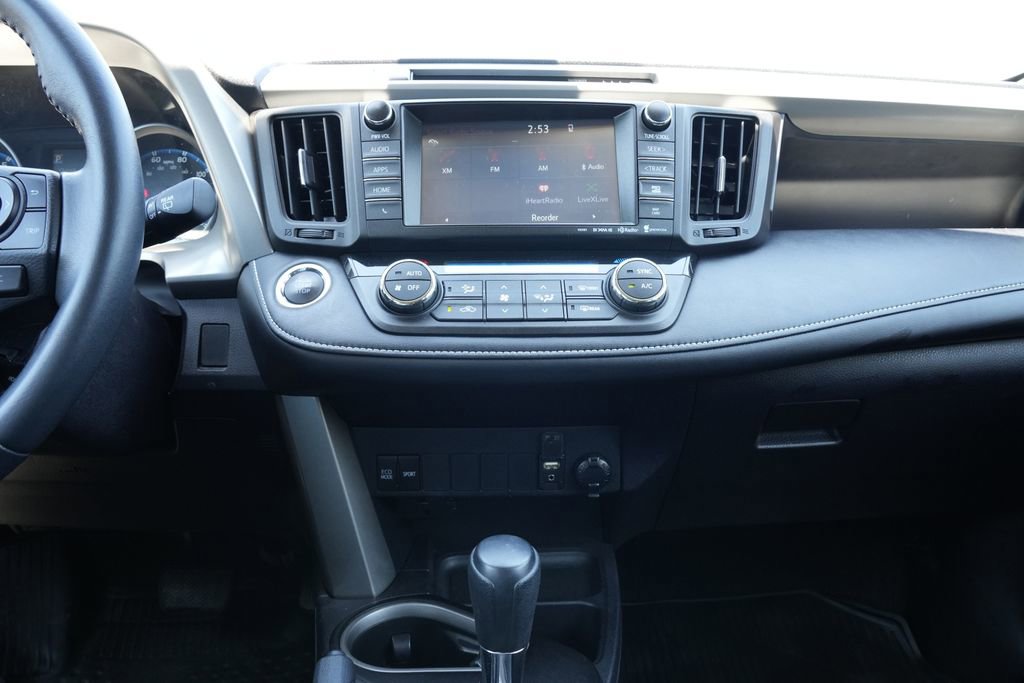Used 2017 Toyota RAV4 XLE AWD/4WD image 11