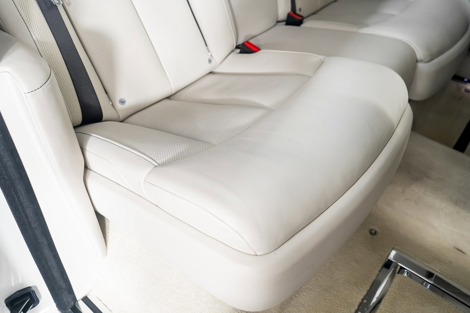 Used 2019 Rolls-Royce Phantom Sedan image 32