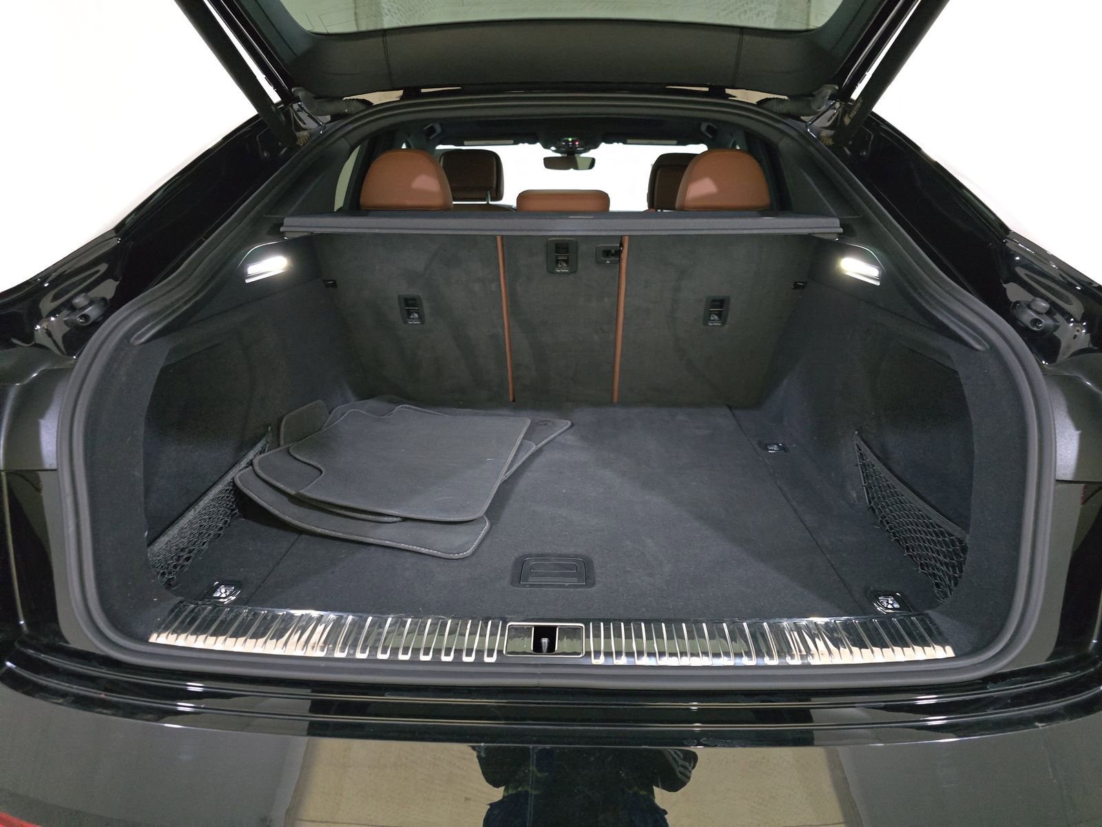 Used 2022 Audi e-tron Premium AWD/4WD image 14