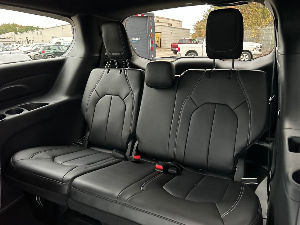 New 2026 Chrysler Pacifica Select image 27