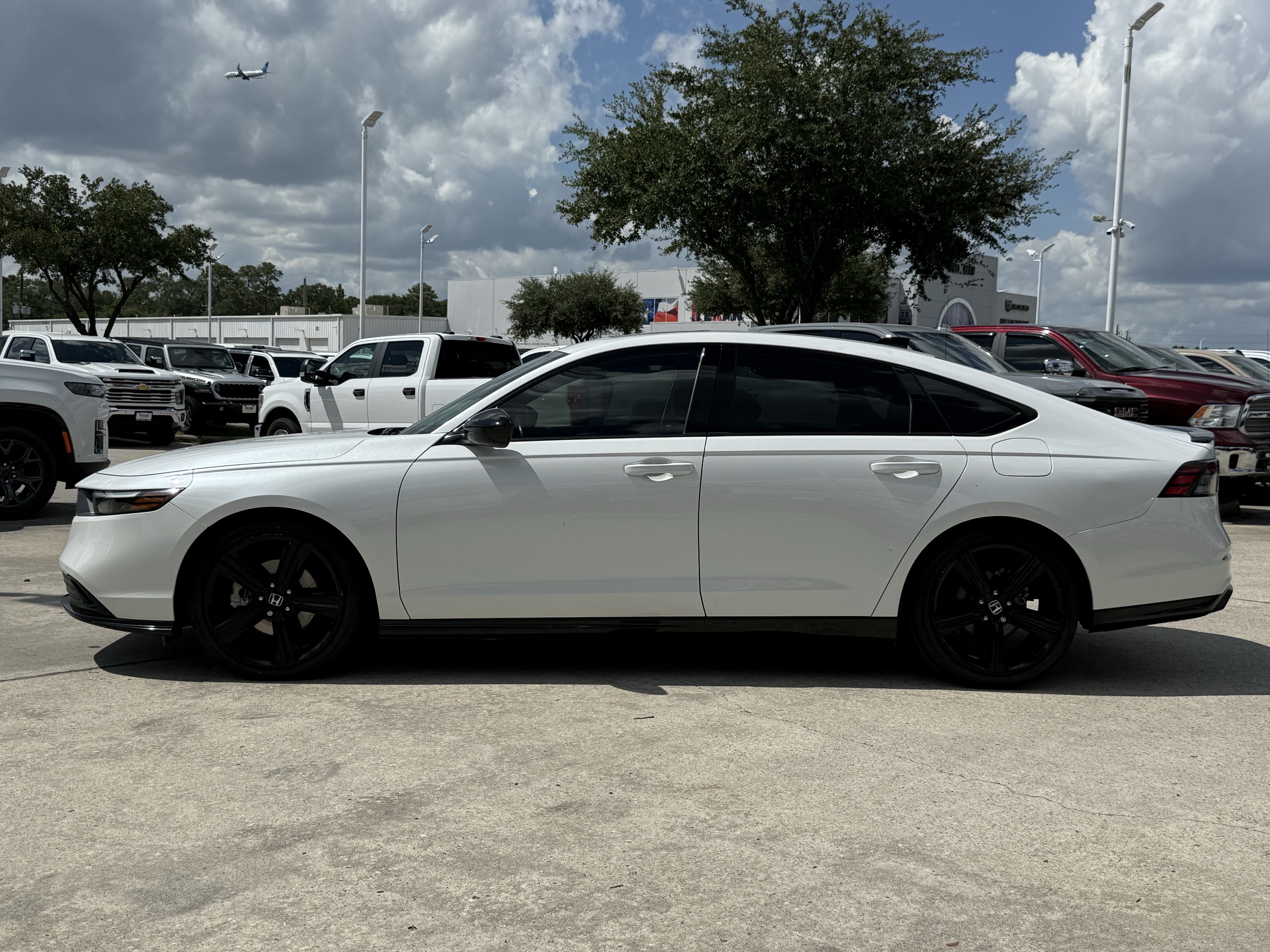 Used 2024 Honda Accord Sport image 8