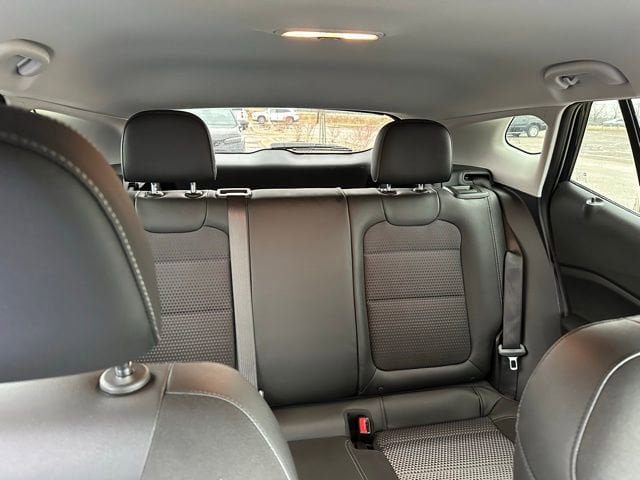 Used 2025 Chevrolet Trax LT FWD image 35