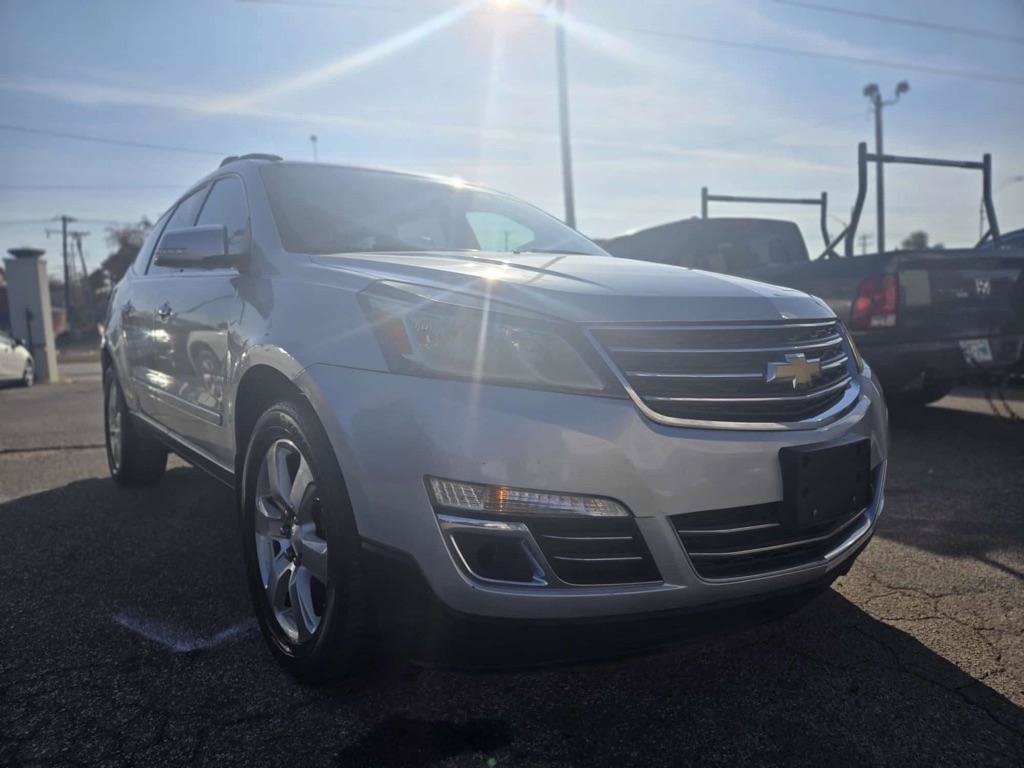 Used 2016 Chevrolet Traverse LTZ FWD image 3