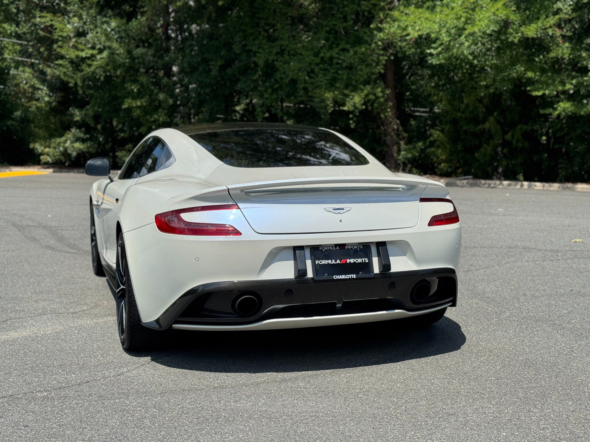 Used 2014 Aston Martin Vanquish Coupe RWD image 9