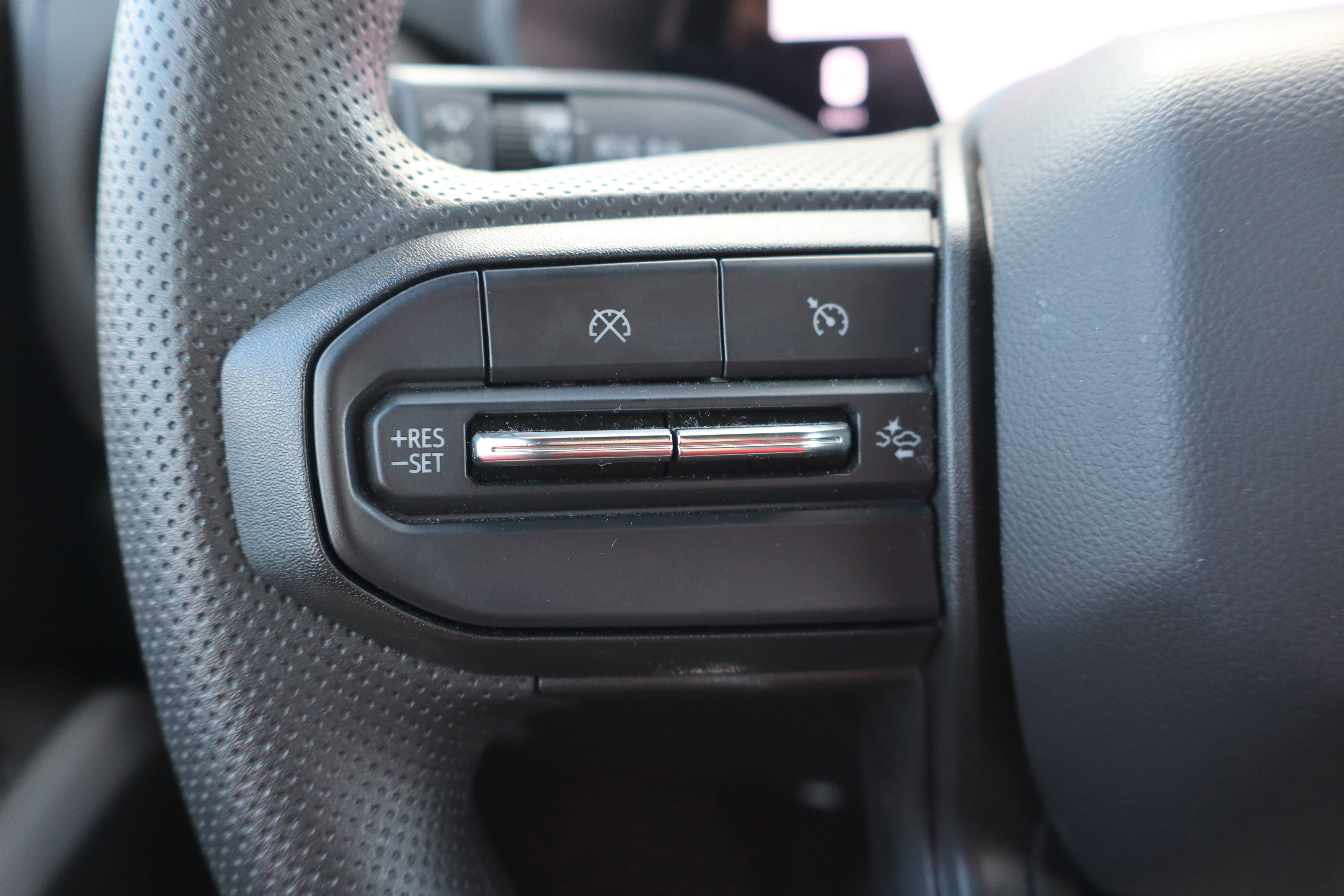 Used 2025 Chevrolet Colorado Trail Boss image 16