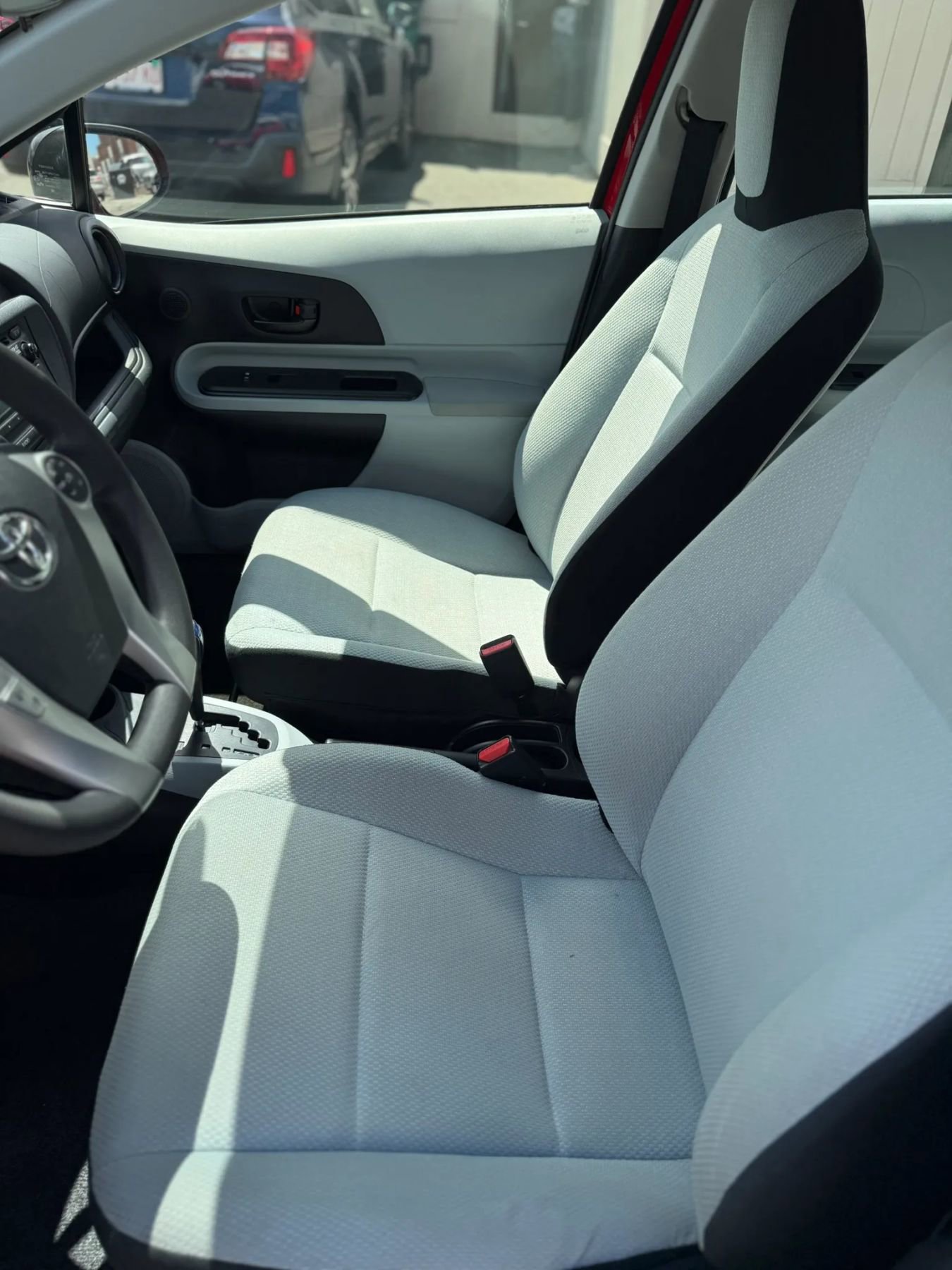 Used 2012 Toyota Prius C One FWD image 21