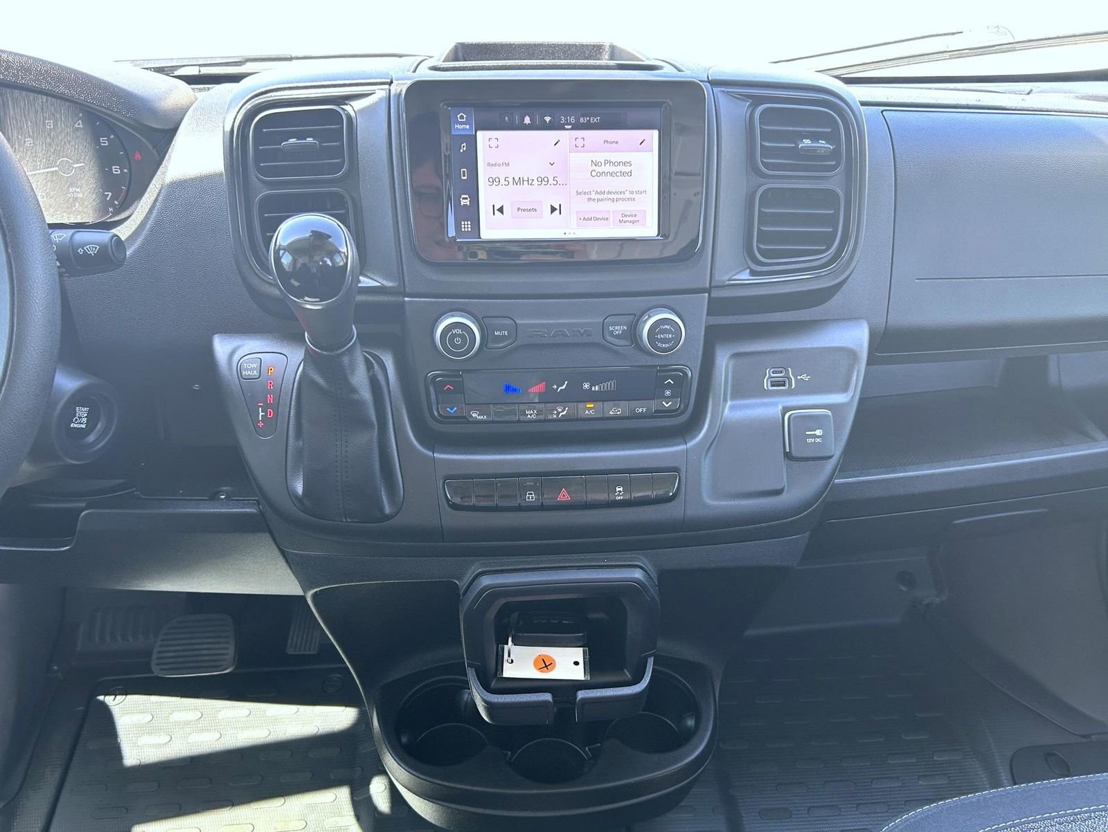 Used 2024 RAM ProMaster 2500 w/ Storage Group FWD image 12