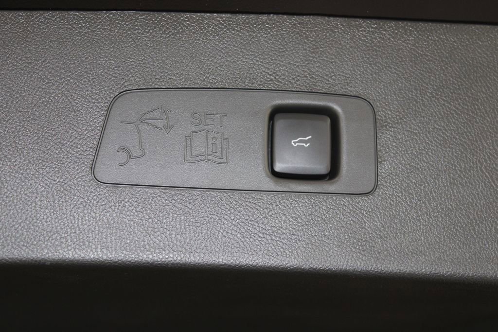 New 2026 Lincoln Corsair Reserve w/ Jet Appearance Package image 16