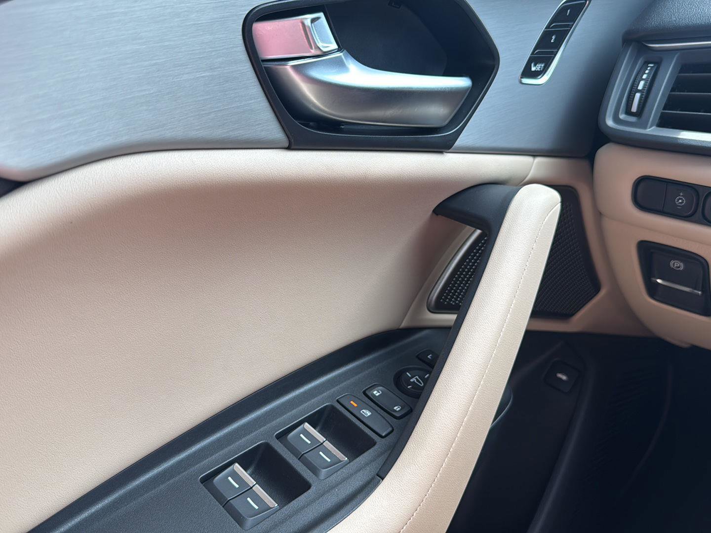 Certified 2025 Acura TLX w/ Technology Package FWD image 30
