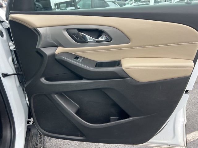 Used 2023 Chevrolet Traverse LS image 31