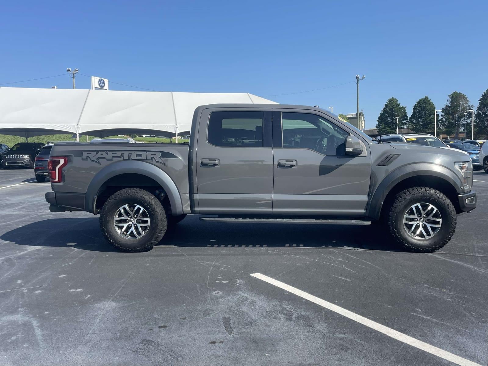 Used 2018 Ford F150 Raptor w/ Equipment Group 802A Luxury AWD/4WD image 9