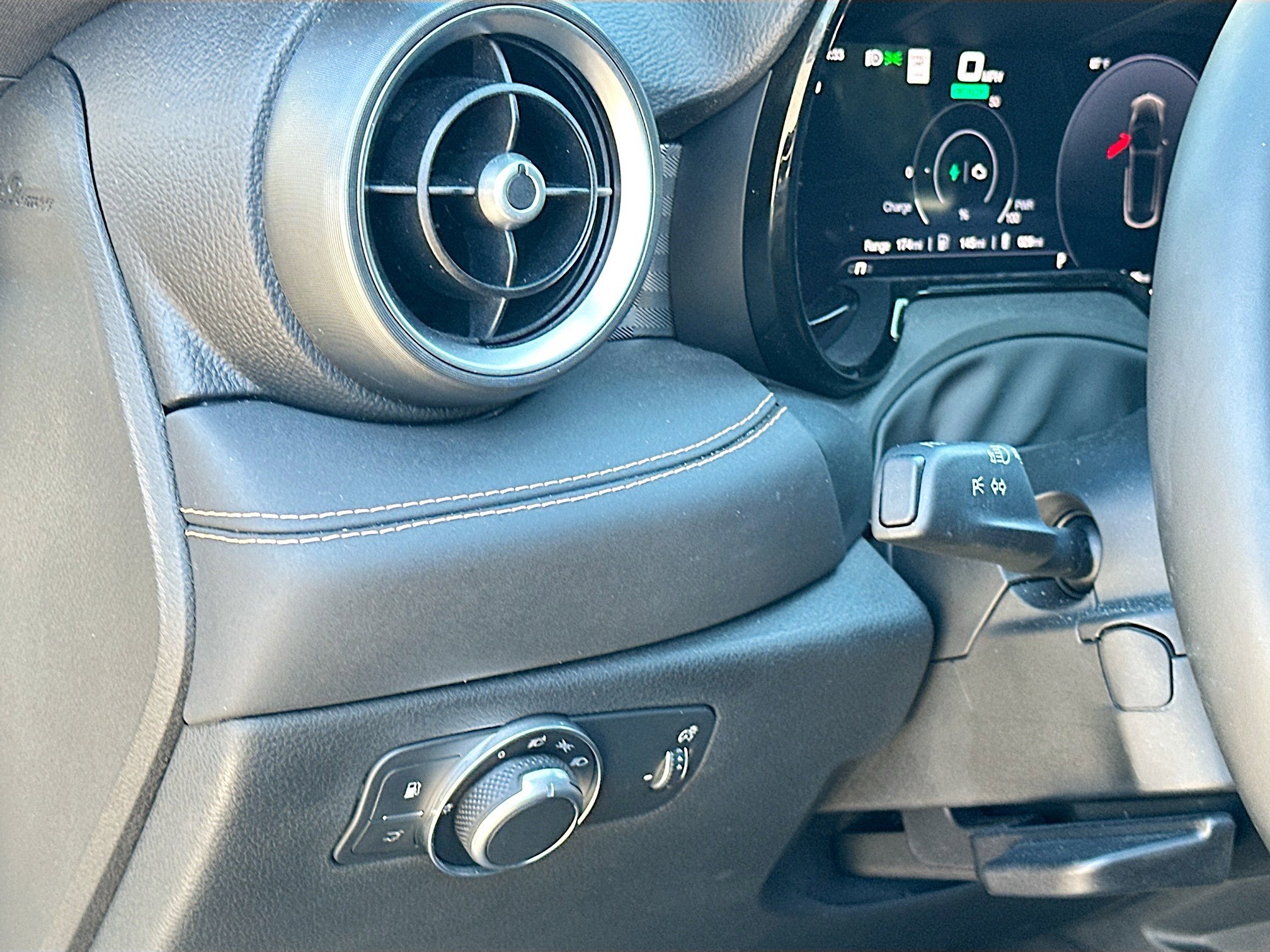 Used 2024 Alfa Romeo Tonale Ti image 10