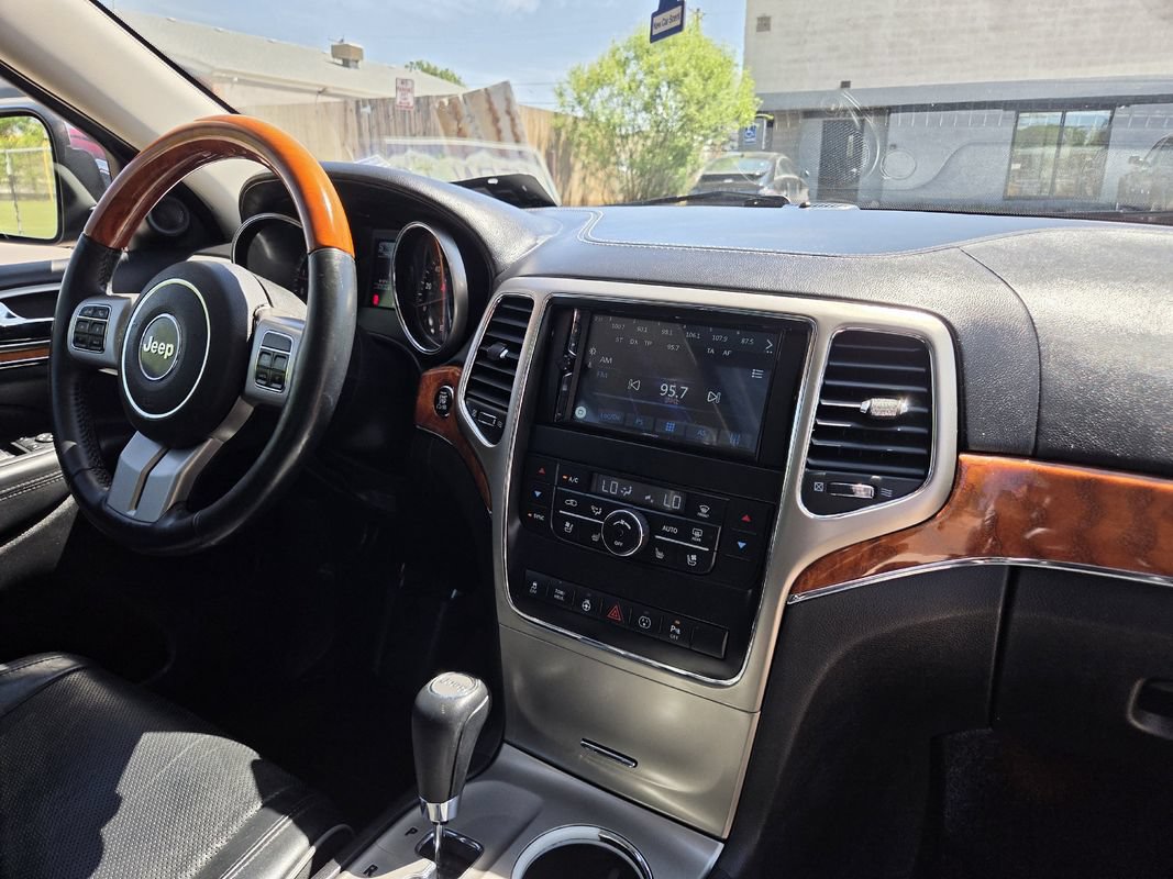 Used 2013 Jeep Grand Cherokee Overland AWD/4WD image 13