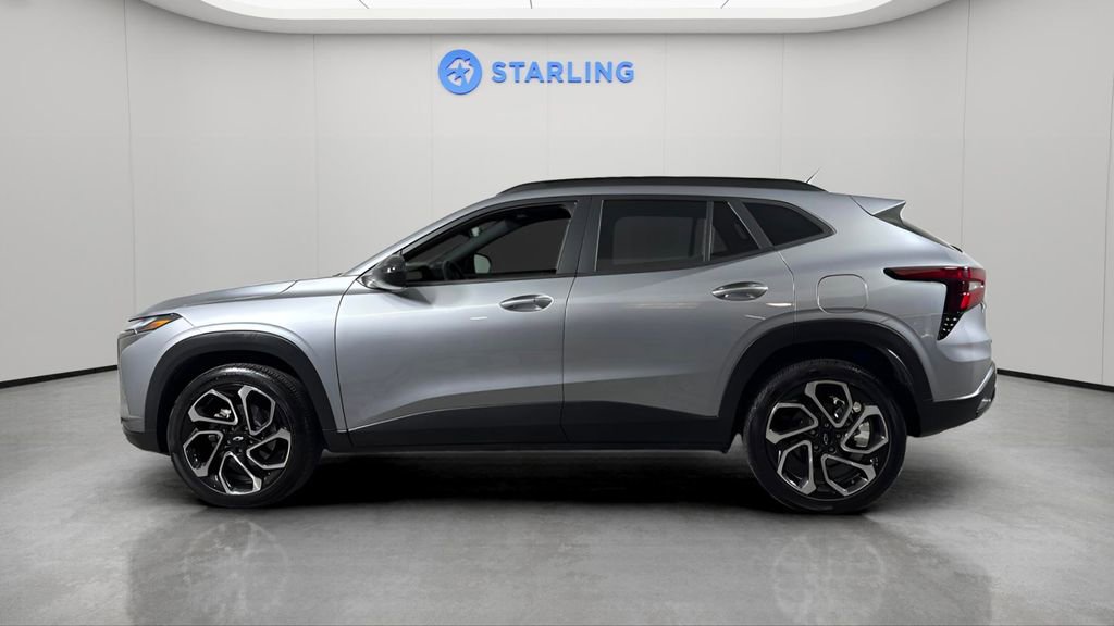 Used 2024 Chevrolet Trax RS w/ Sunroof Package image 3