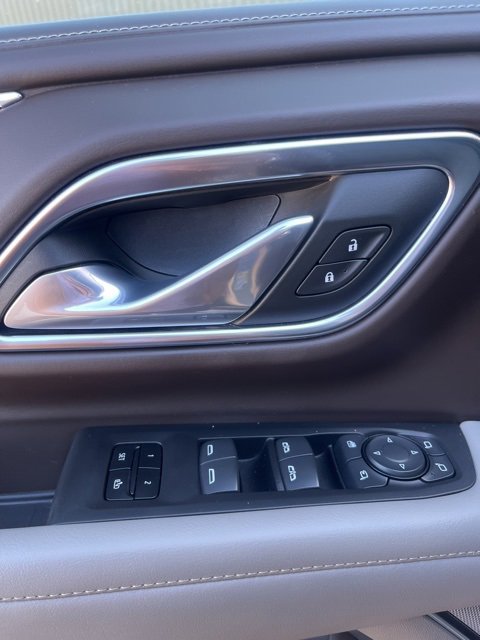 Used 2024 Chevrolet Suburban Z71 w/ Luxury Package image 12