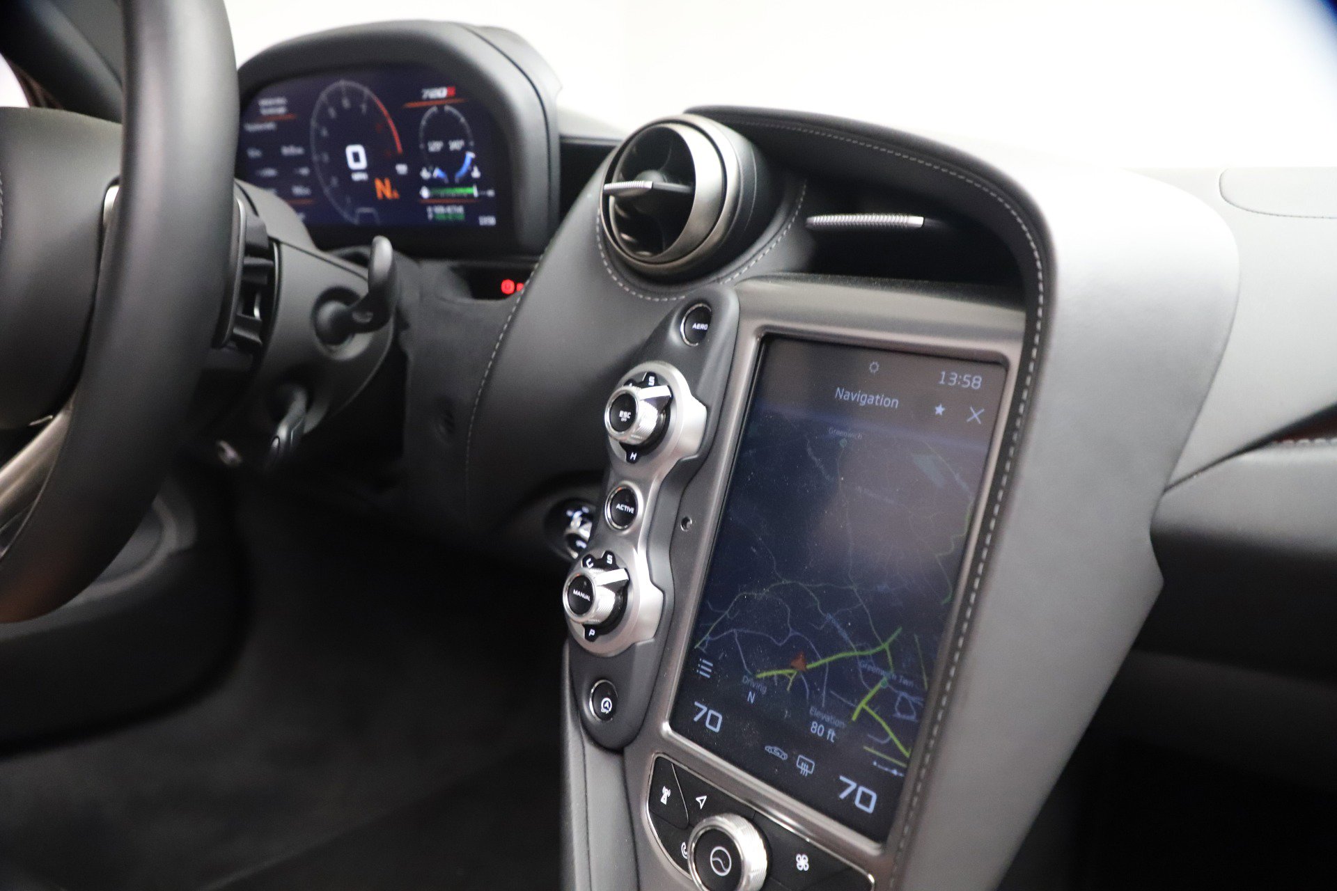 Used 2020 McLaren 720S Spider image 40