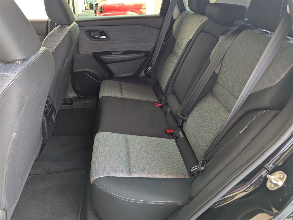 Used 2023 Nissan Rogue SV image 29