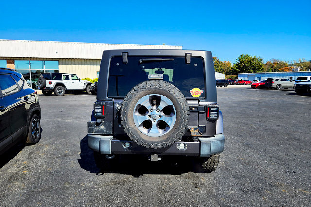 Used 2017 Jeep Wrangler Unlimited Sahara w/ Connectivity Group AWD/4WD image 31