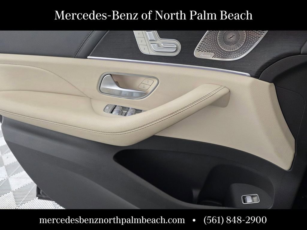 Used 2020 Mercedes-Benz GLS 450 4MATIC w/ Convenience Package image 26