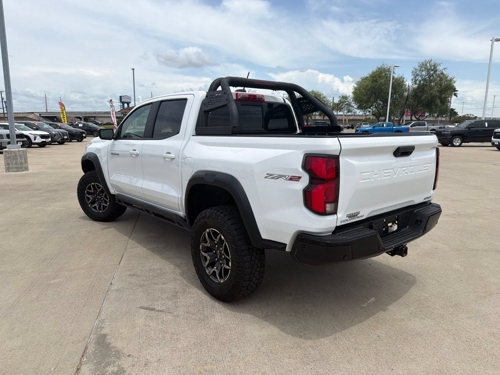 Used 2024 Chevrolet Colorado ZR2 w/ Safety Package AWD/4WD image 5