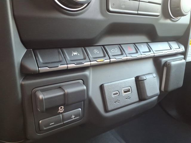 Used 2025 Chevrolet Silverado 1500 Custom Trail Boss image 19