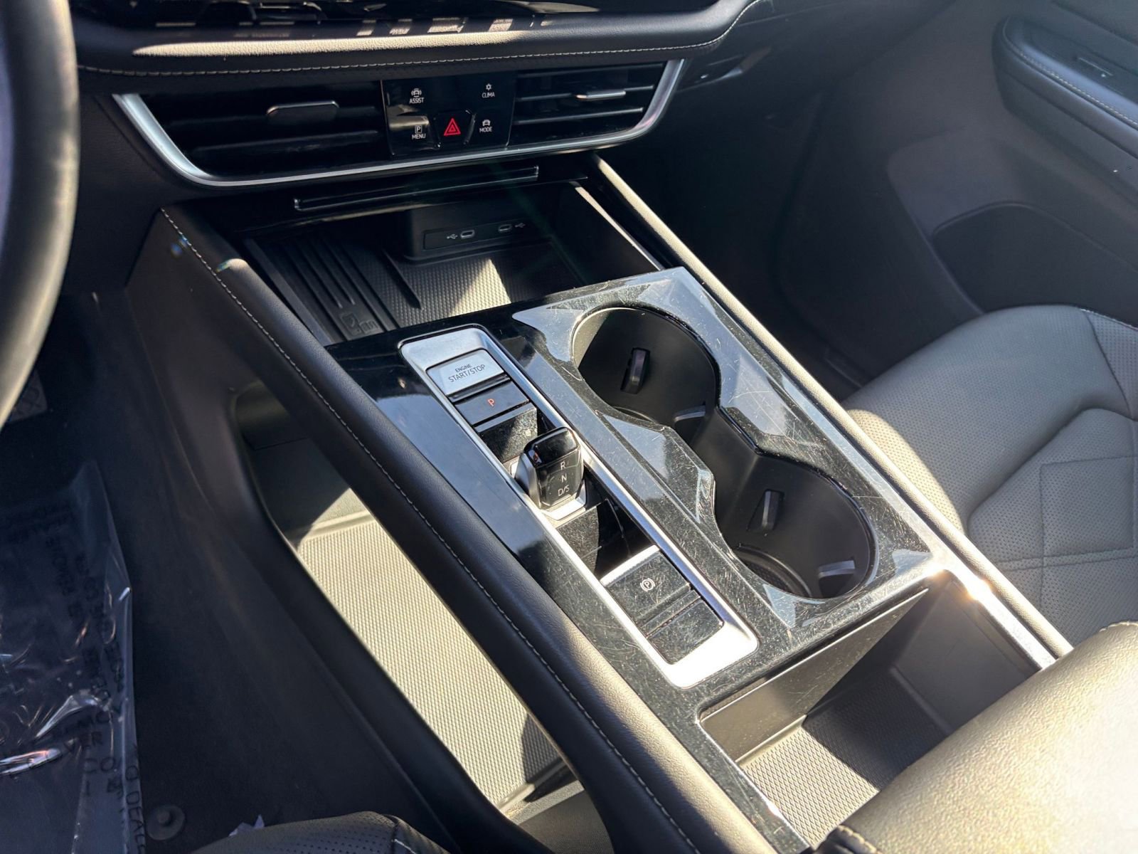 Used 2025 Volkswagen Atlas Cross Sport SE image 42