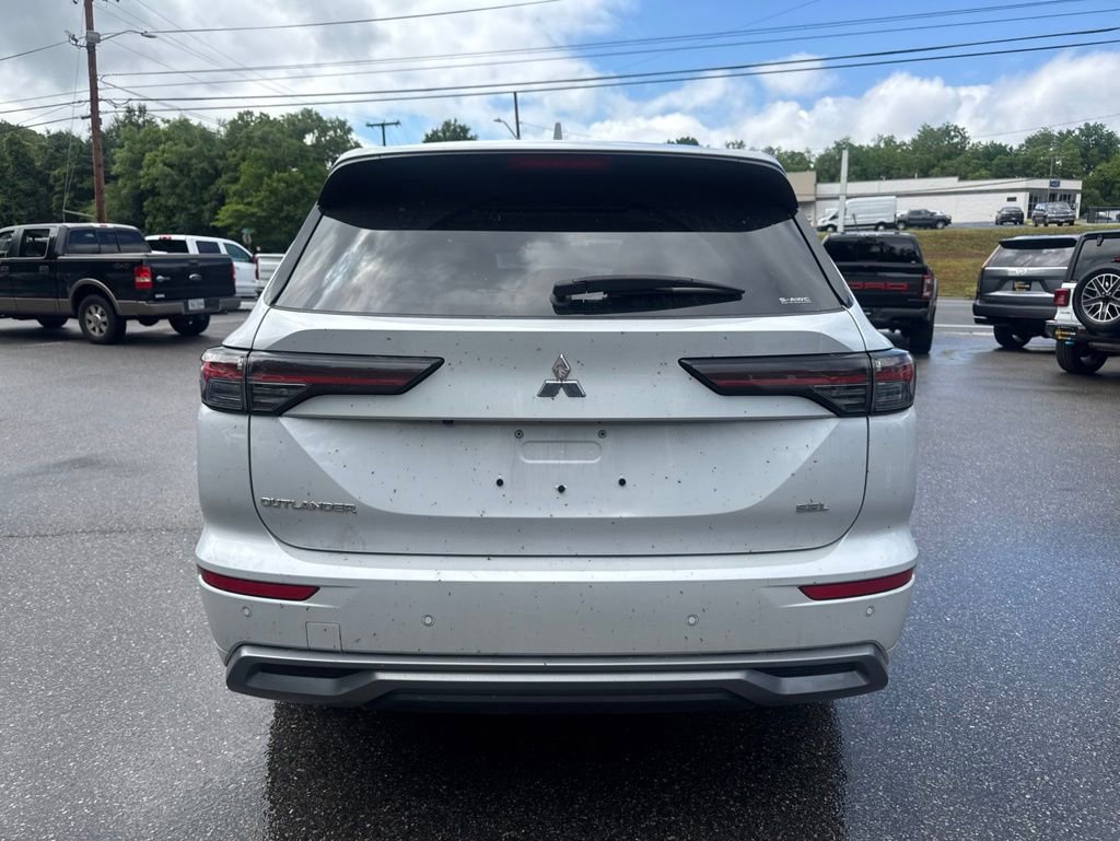 Used 2025 Mitsubishi Outlander SEL AWD/4WD image 5