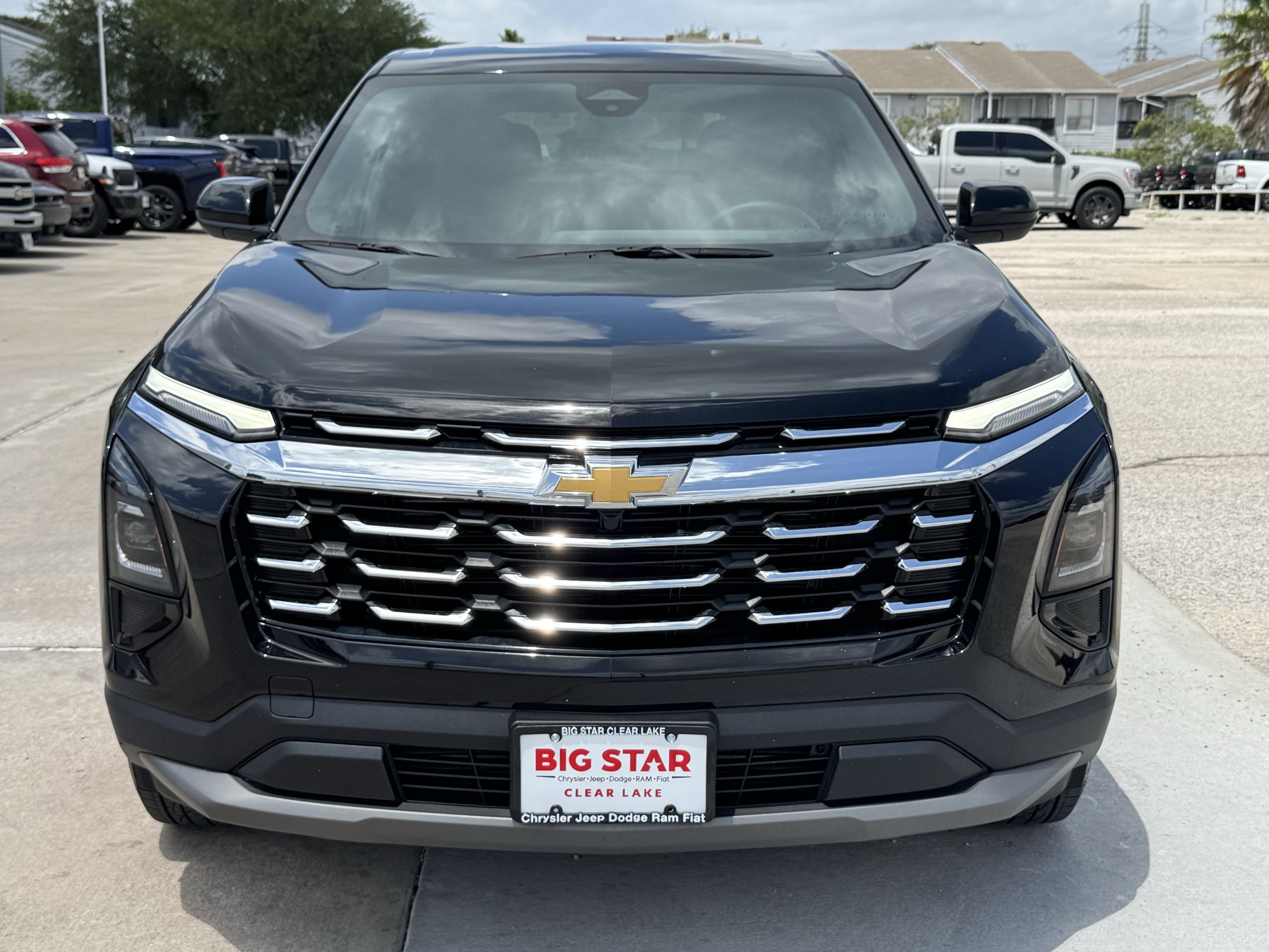 Used 2025 Chevrolet Equinox LT FWD image 3