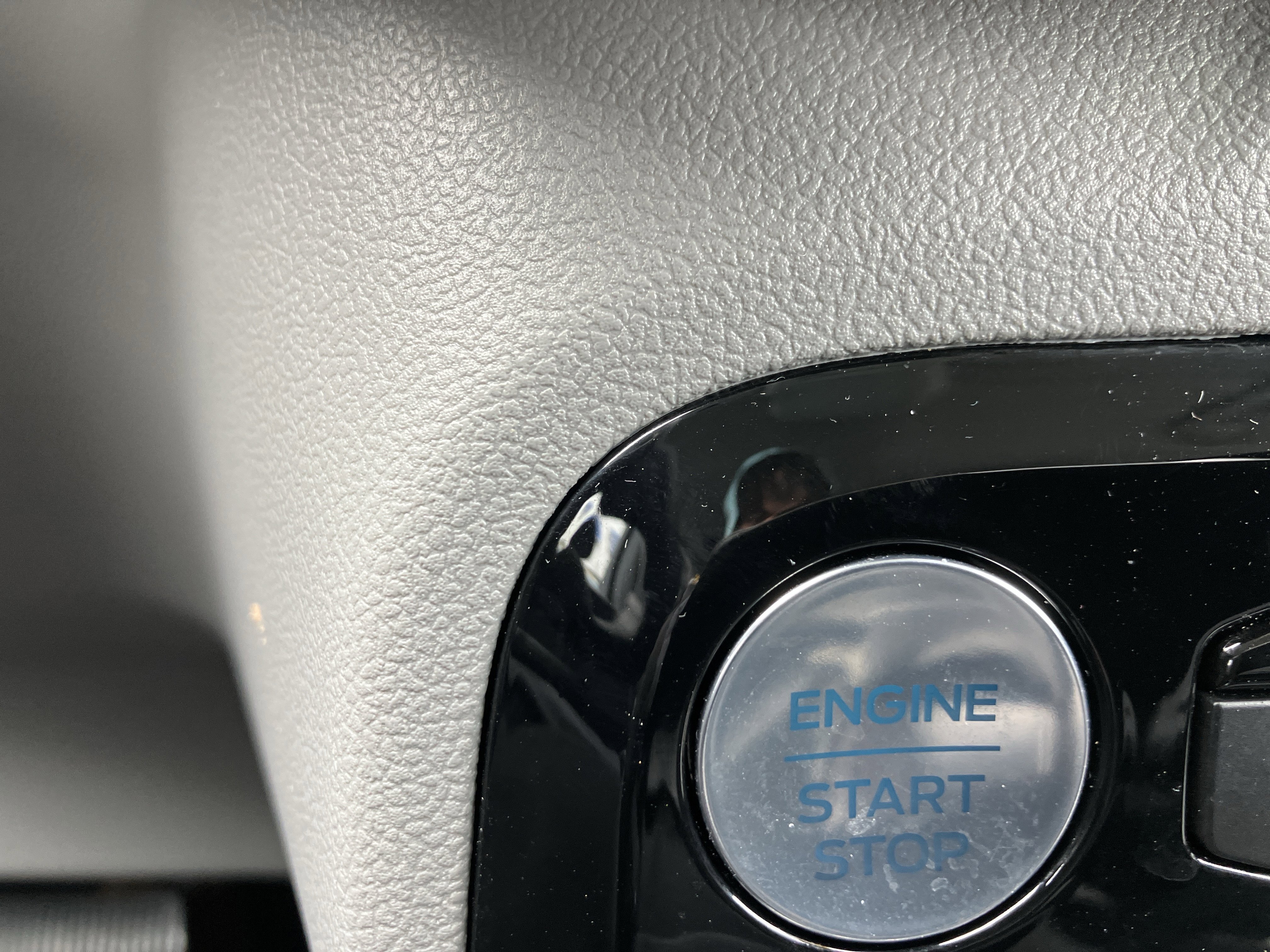 Used 2023 Ford Escape Platinum image 28