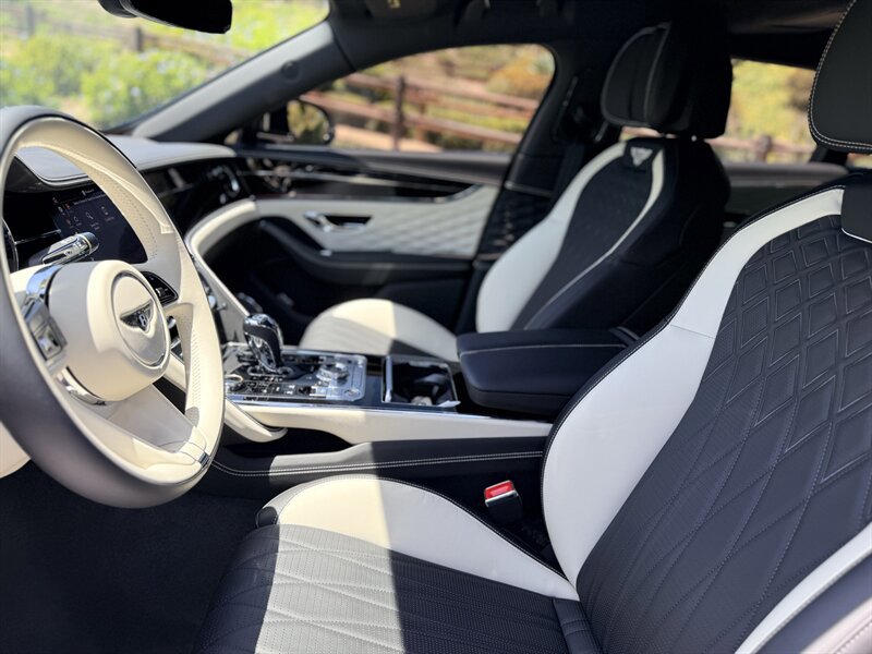 Used 2023 Bentley Flying Spur S V8 AWD/4WD image 23