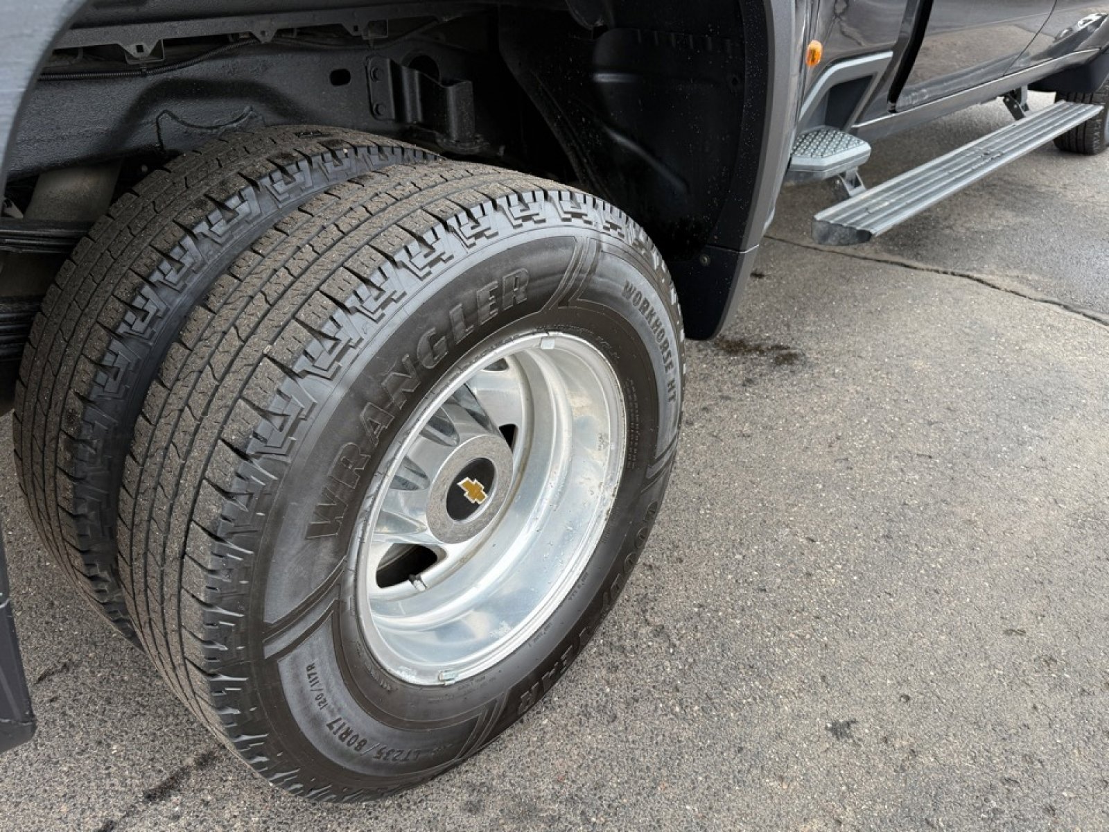 Used 2023 Chevrolet Silverado 3500 High Country image 44