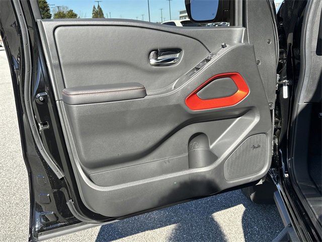 New 2025 Nissan Frontier PRO-4X w/ Pro Convenience Package image 11