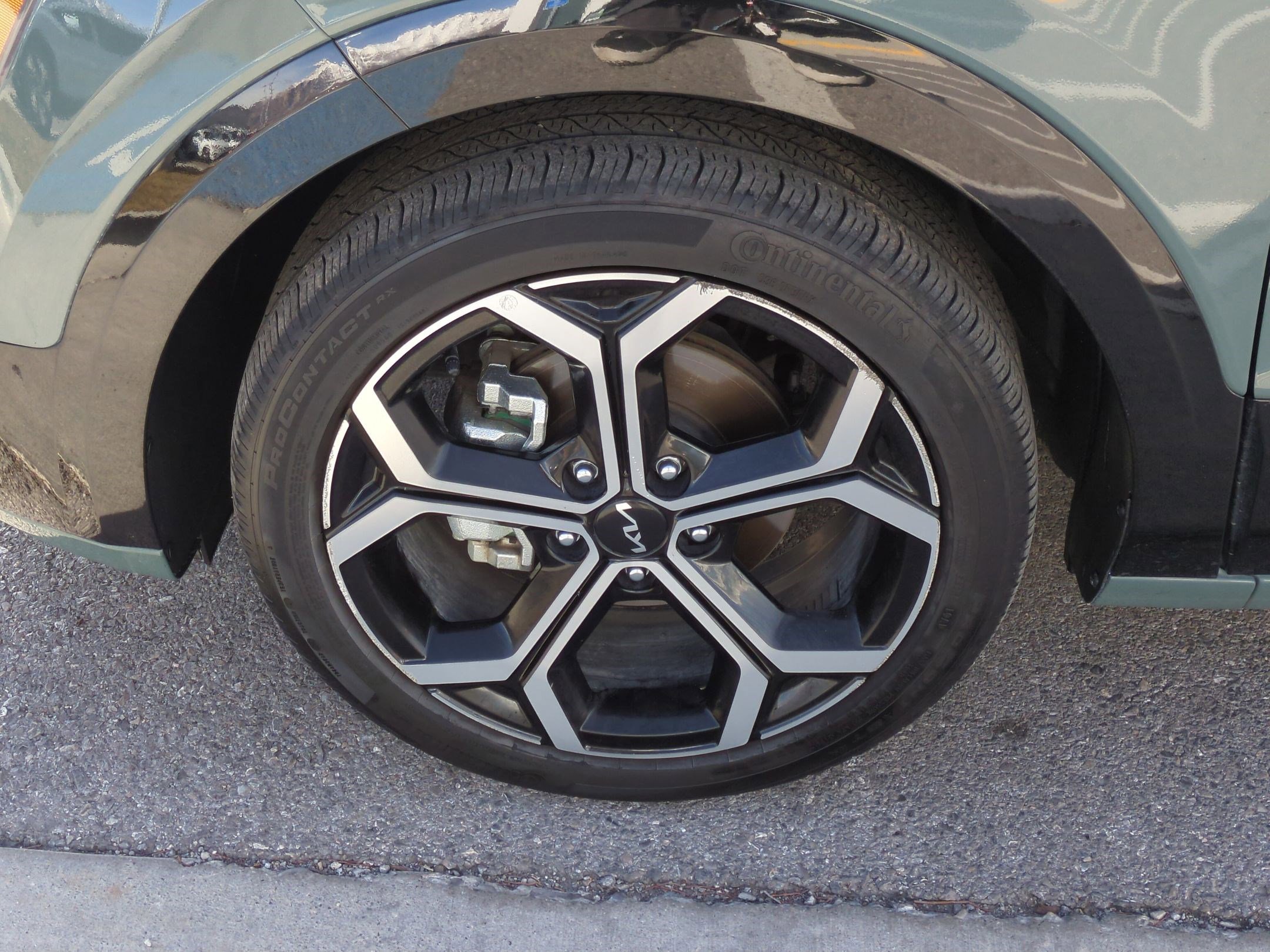 Used 2023 Kia Niro EX Touring image 14