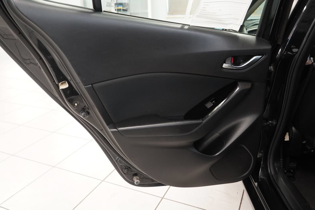 Used 2017 MAZDA MAZDA3 Sport FWD image 25