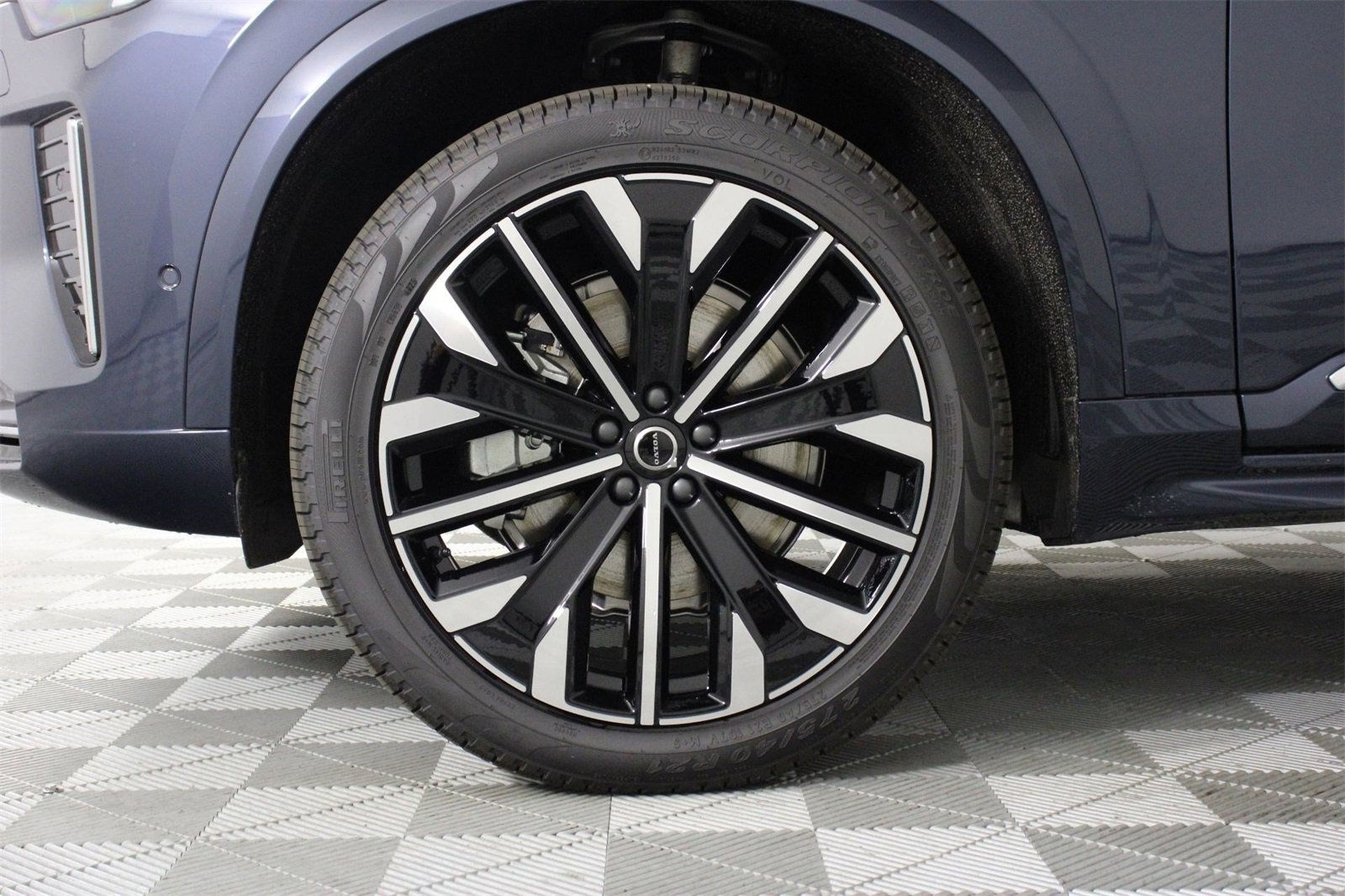 New 2026 Volvo XC90 B6 Plus image 12