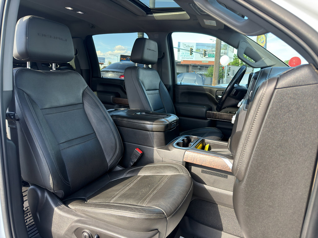 Used 2020 GMC Sierra 3500 Denali w/ Denali Ultimate Package AWD/4WD image 19
