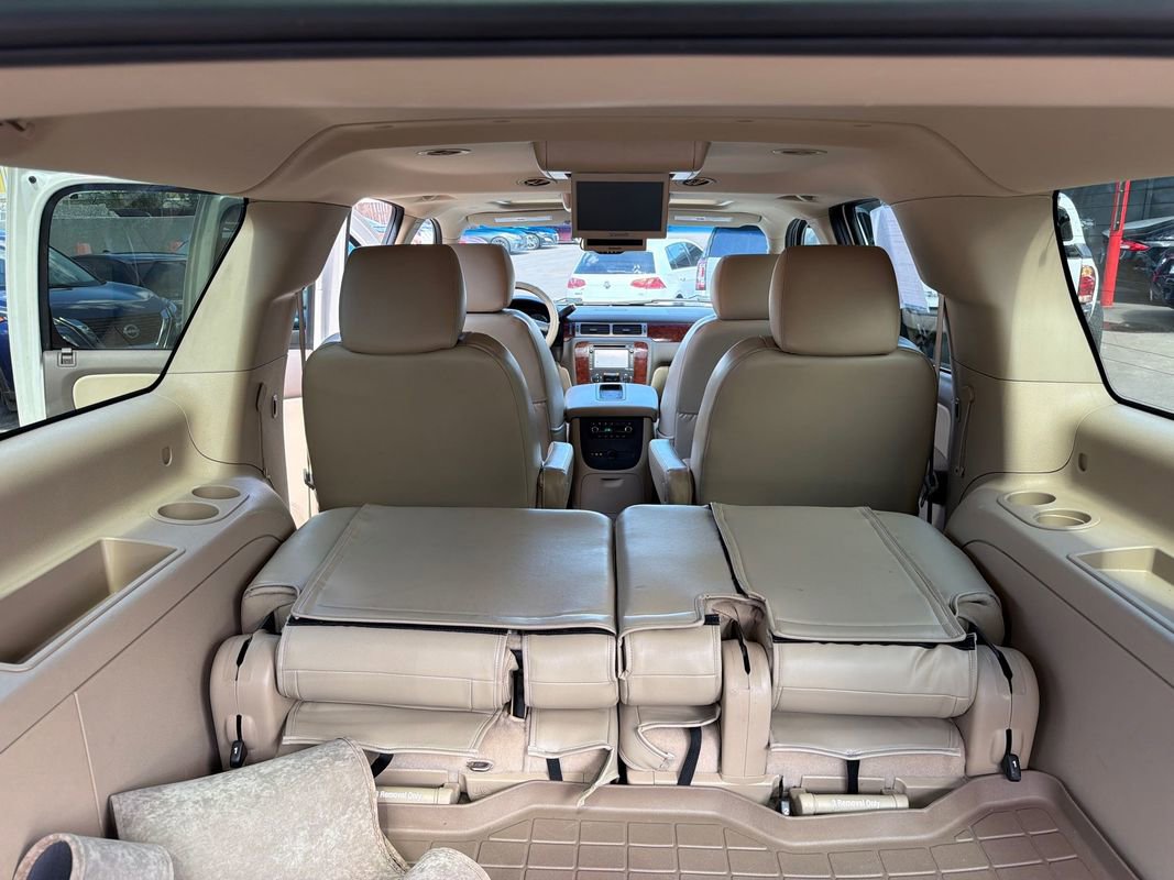 Used 2013 Chevrolet Suburban LTZ AWD/4WD image 25