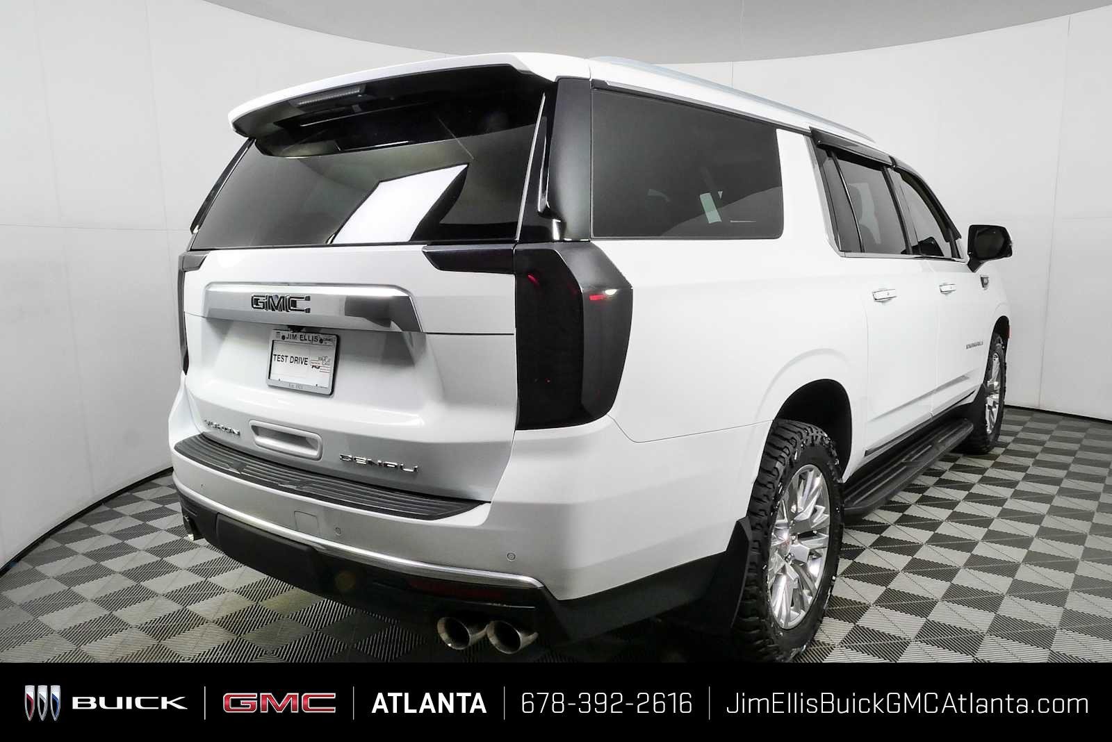 Certified 2022 GMC Yukon XL Denali w/ Max Trailering Package AWD/4WD image 3