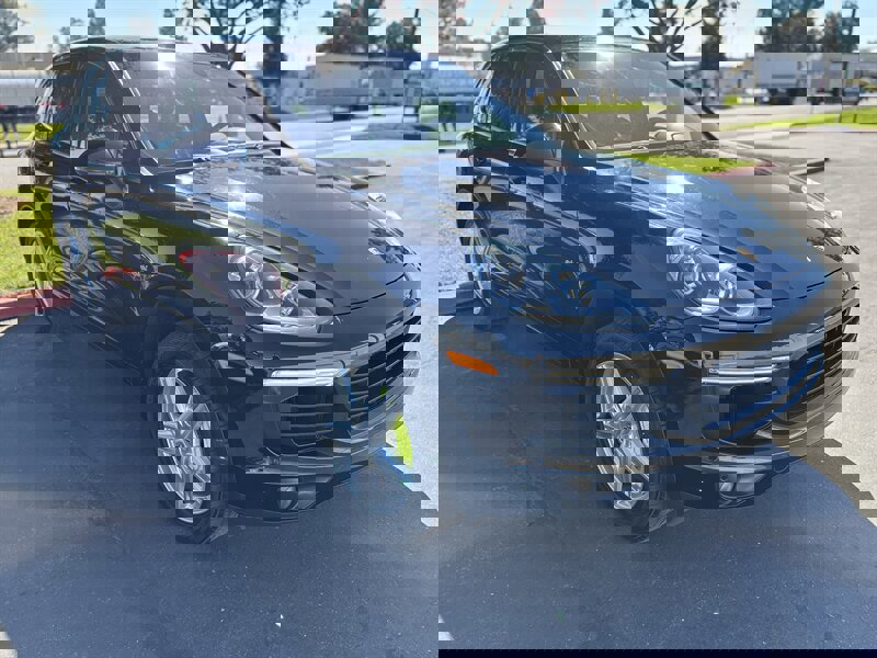 Used 2017 Porsche Cayenne S image 3