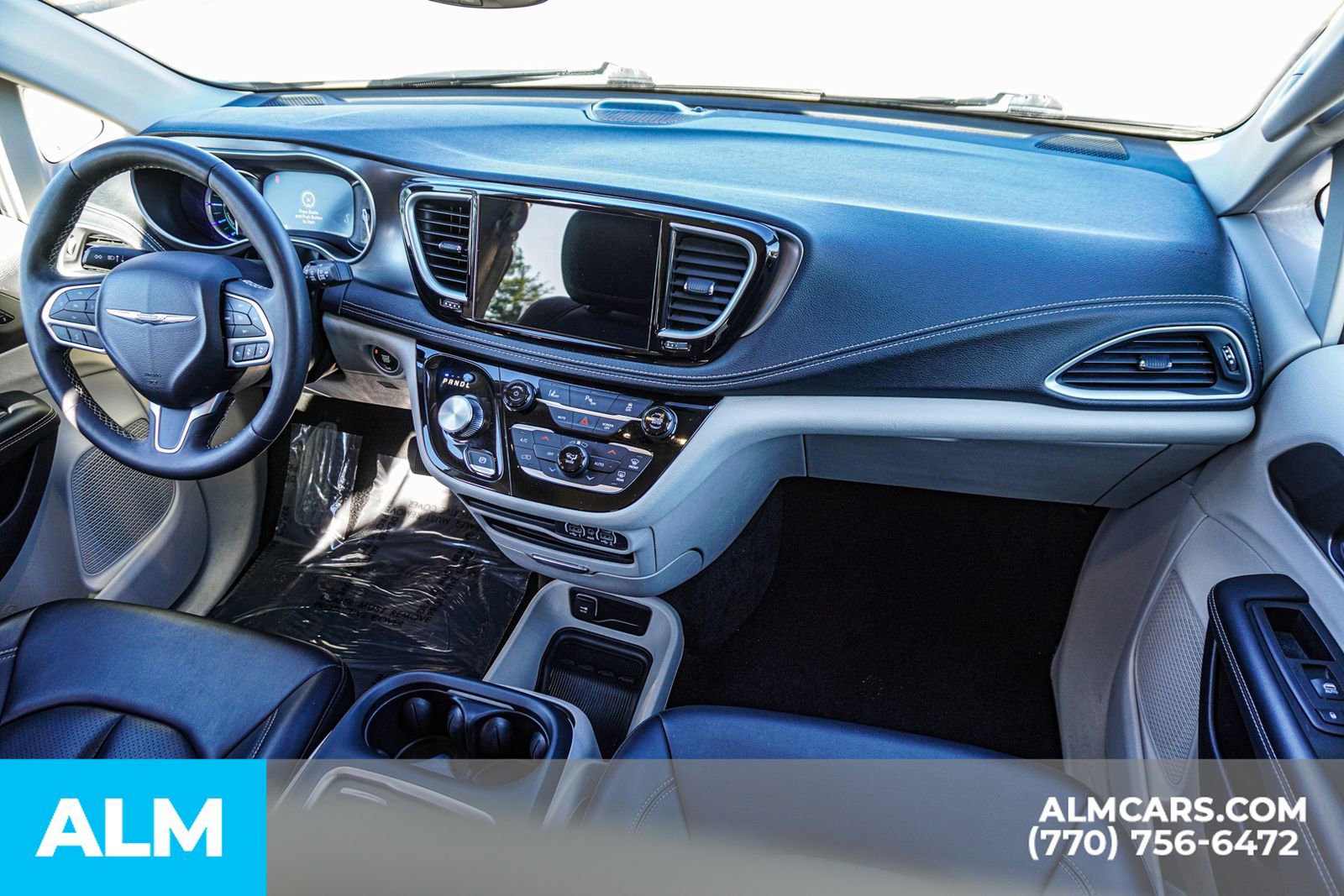 Used 2024 Chrysler Pacifica Select image 28