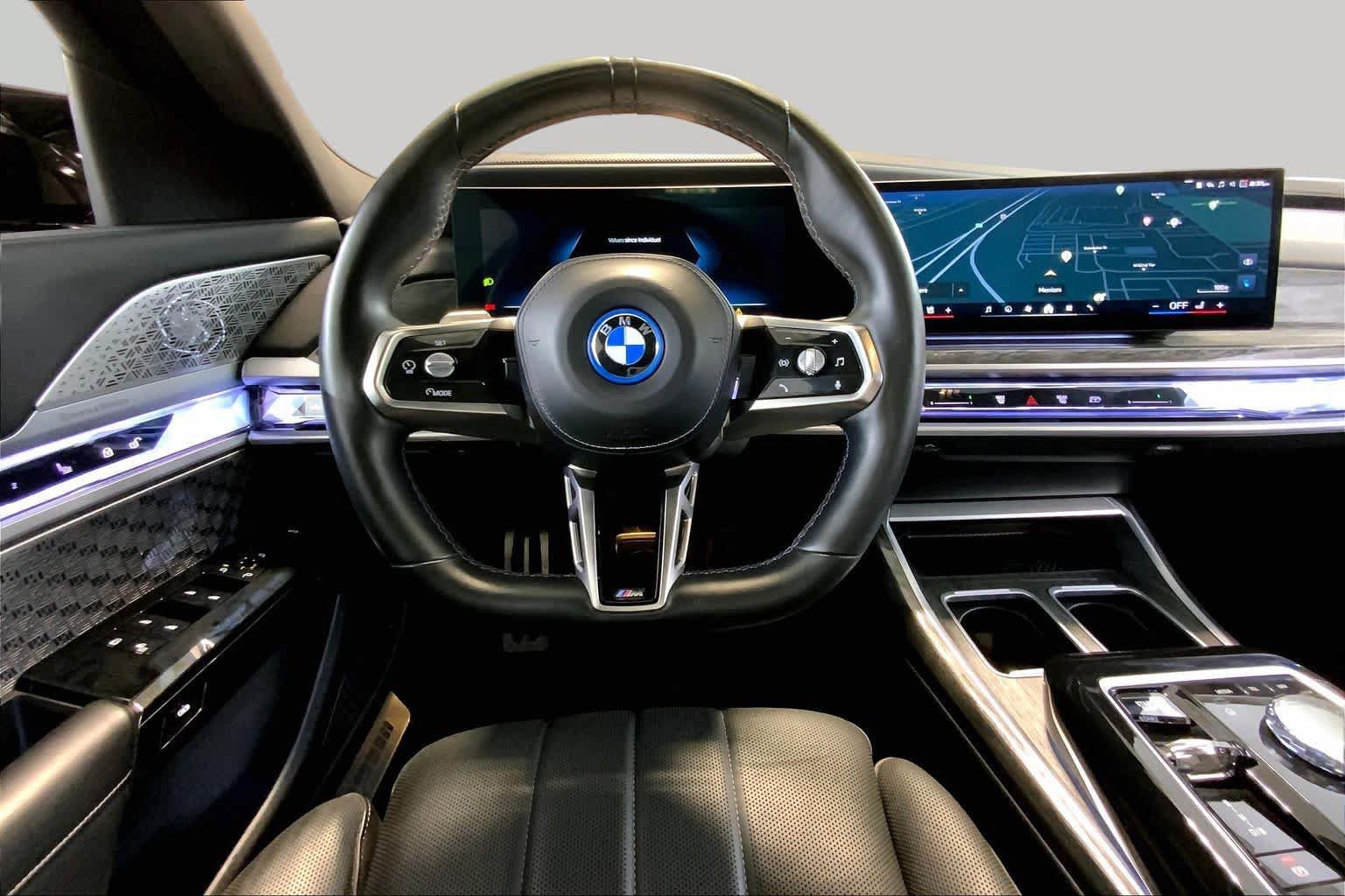 Used 2024 BMW i7 M70 AWD/4WD image 5