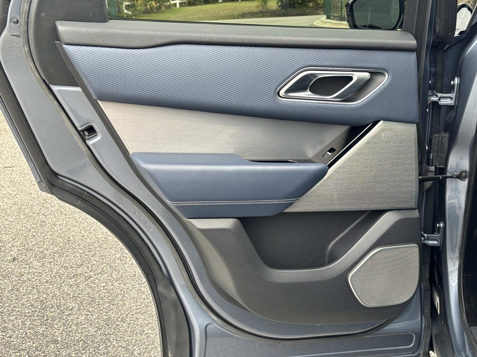 Used 2020 Land Rover Range Rover Velar R-Dynamic S image 13