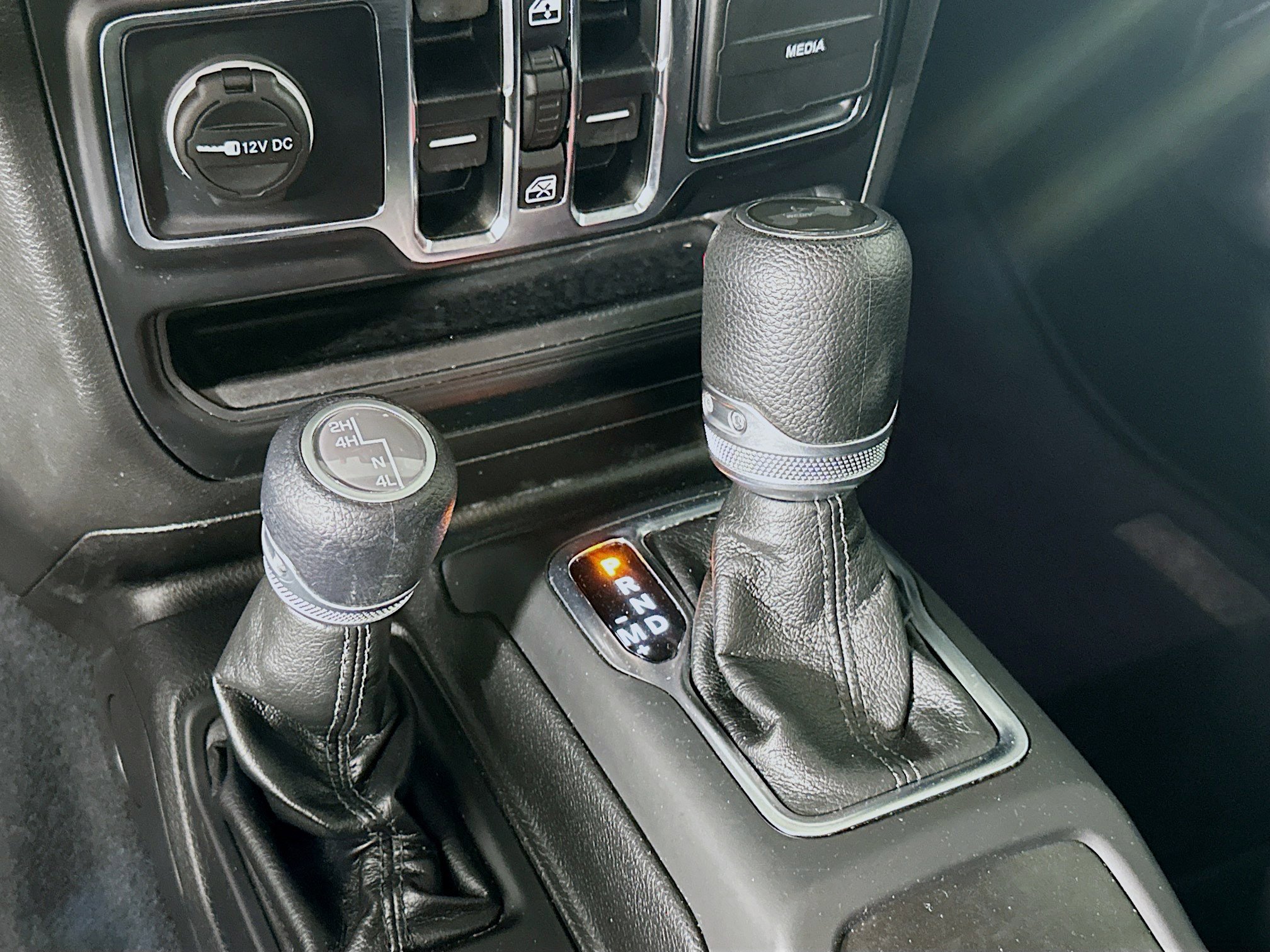 Used 2022 Jeep Wrangler Sport S image 23