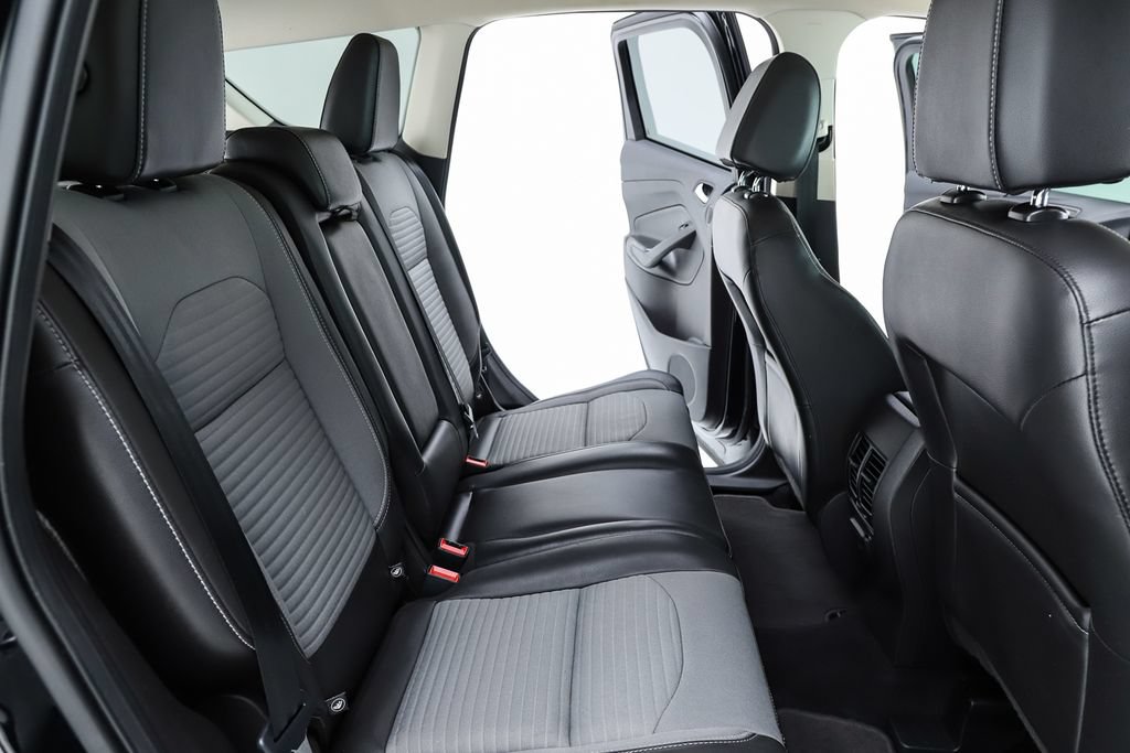 Used 2017 Ford Escape SE w/ Equipment Group 201A AWD/4WD image 37