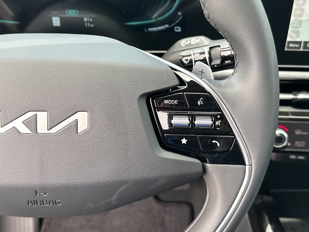 New 2026 Kia Niro EX FWD image 17