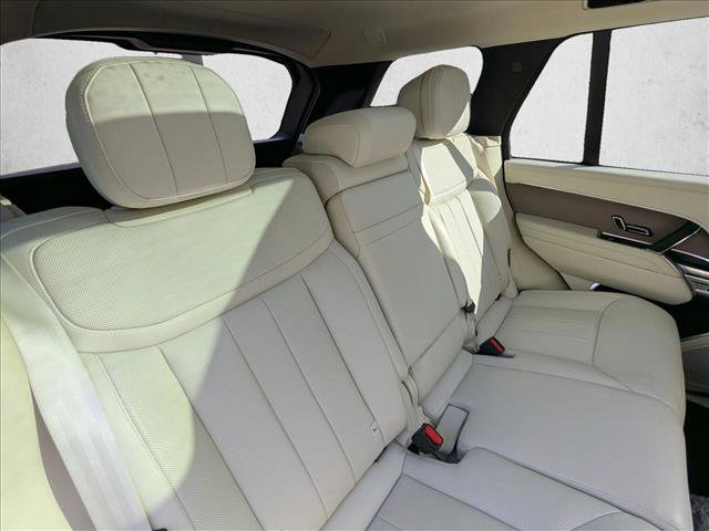Used 2024 Land Rover Range Rover SE image 11