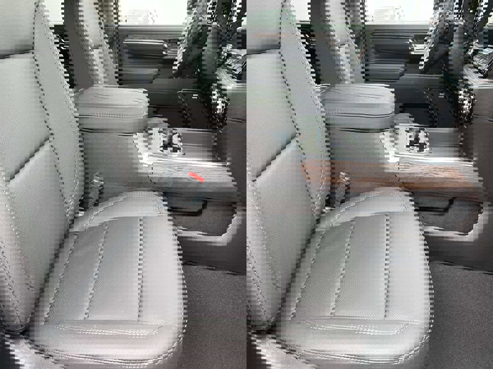 New 2026 GMC Sierra 3500 SLT w/ SLT Premium Package image 28